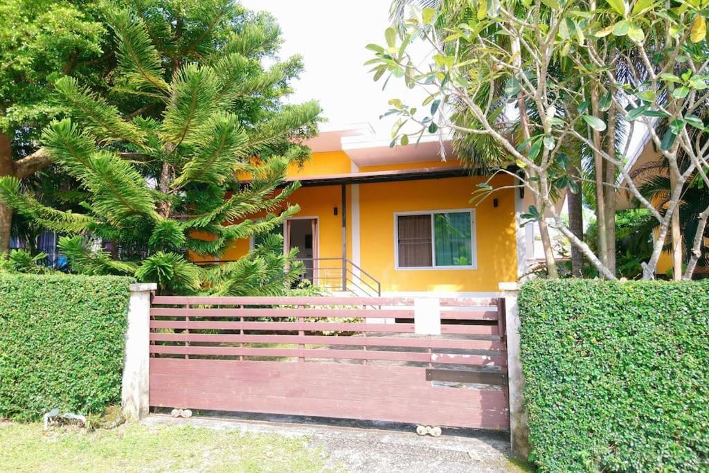 Little Yellow House- Aonang Ao Nang Exterior foto